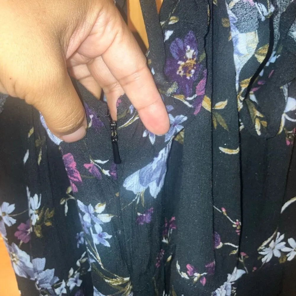 403. American eagle floral v neck jumpsuit size large - Image 8