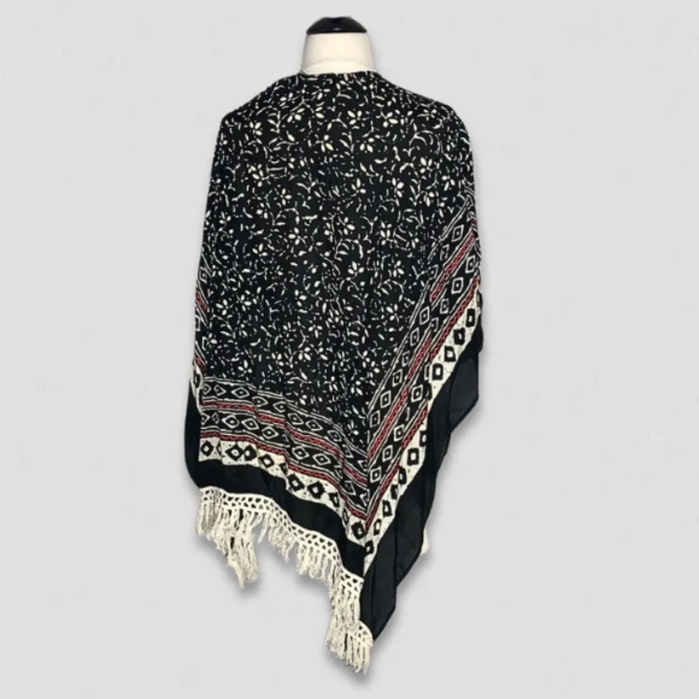 World Market Poncho Shawl Boho Fringe Triangular Black Cream Size 1X - Image 2