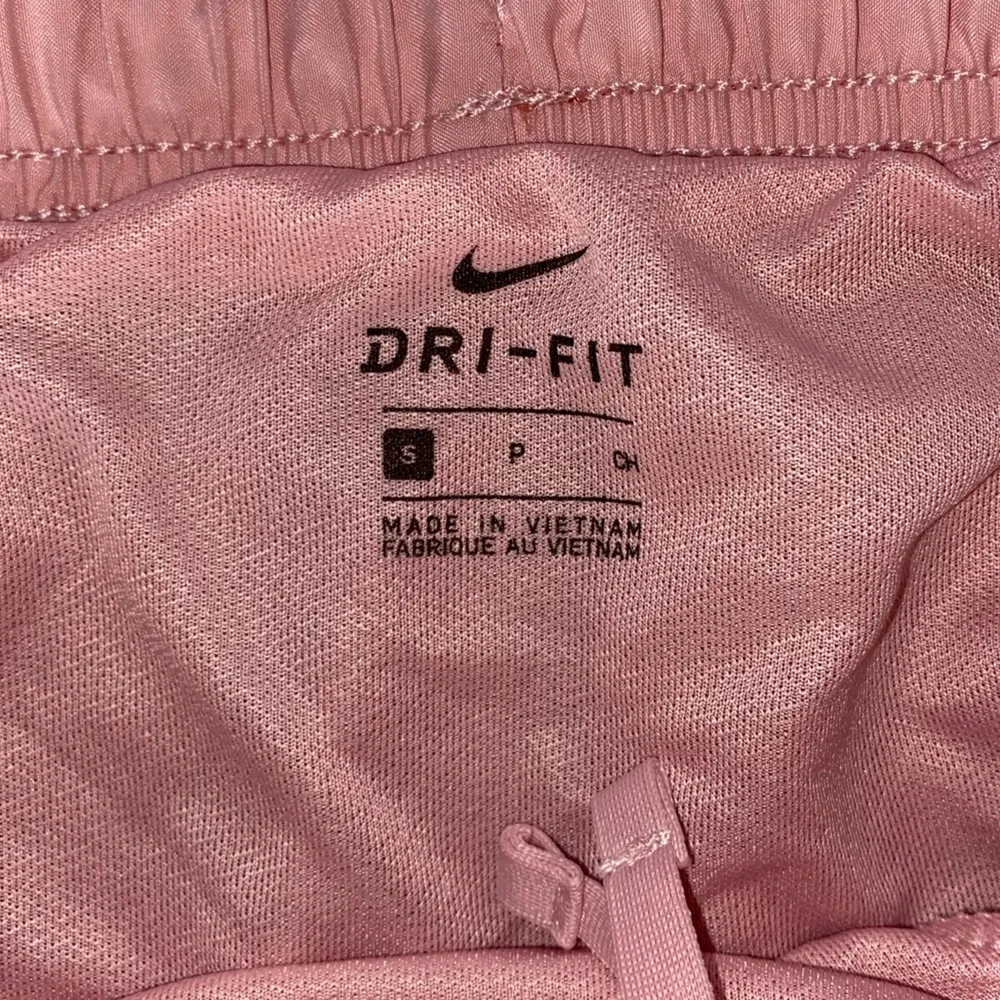 Women’s Nike Dri-Fit running shorts M - Image 3