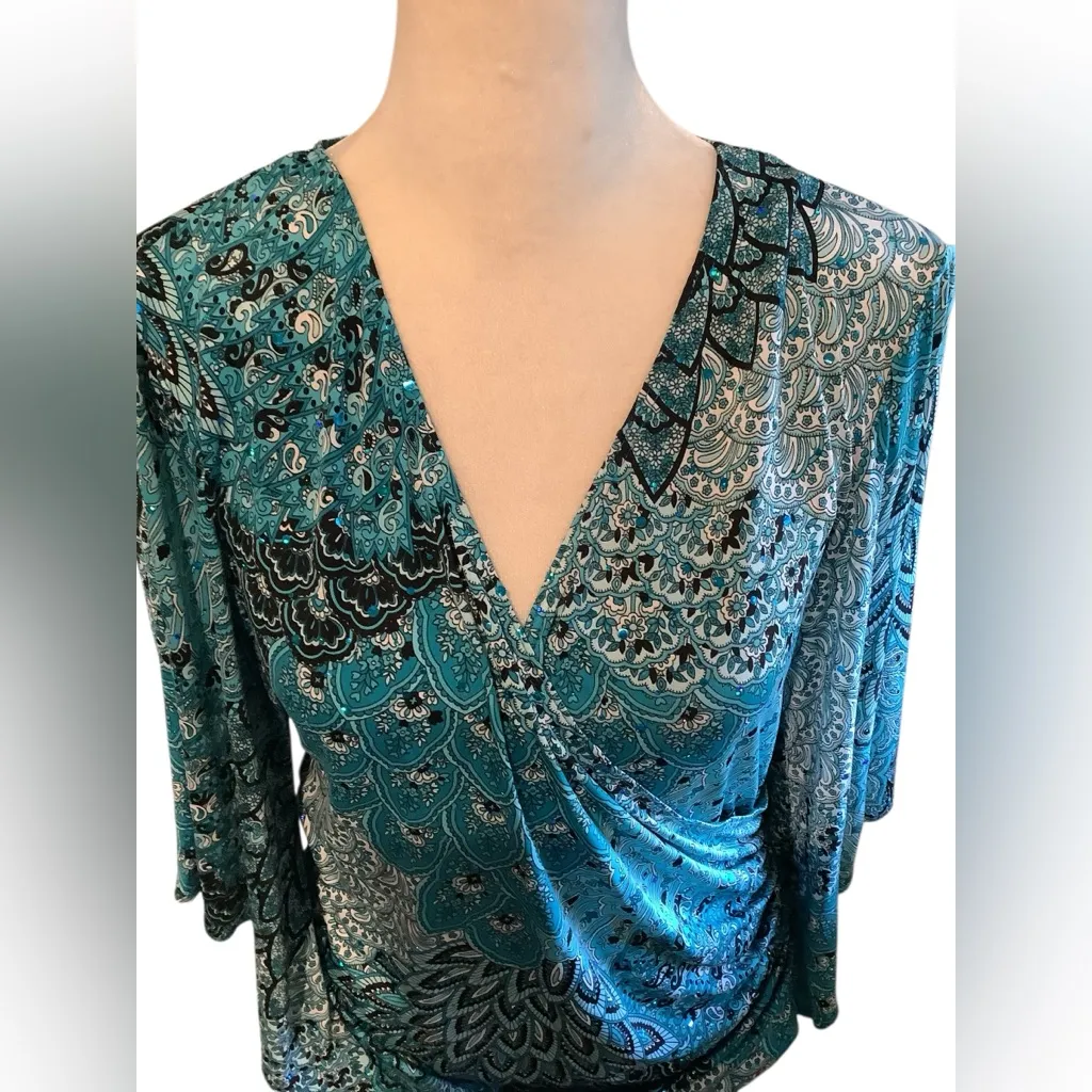 Elegant Women’s Peacock Type Teal & Black Flowey Top w/Tiny Sequins. Blue Size M - Image 4