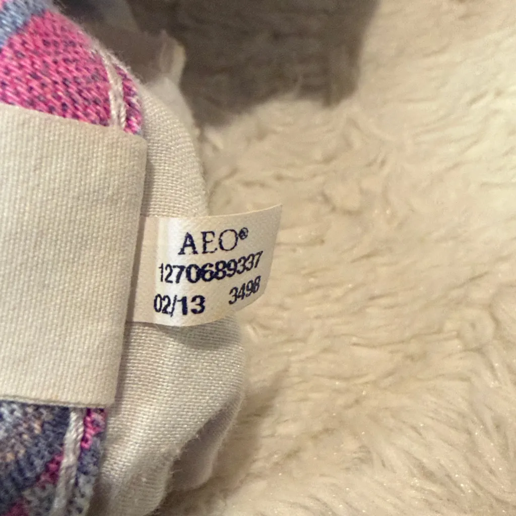 American Eagle- Pink Blue White Aztec Style Raw Hem Stretch Jean Shorts- Size 10 - Image 7