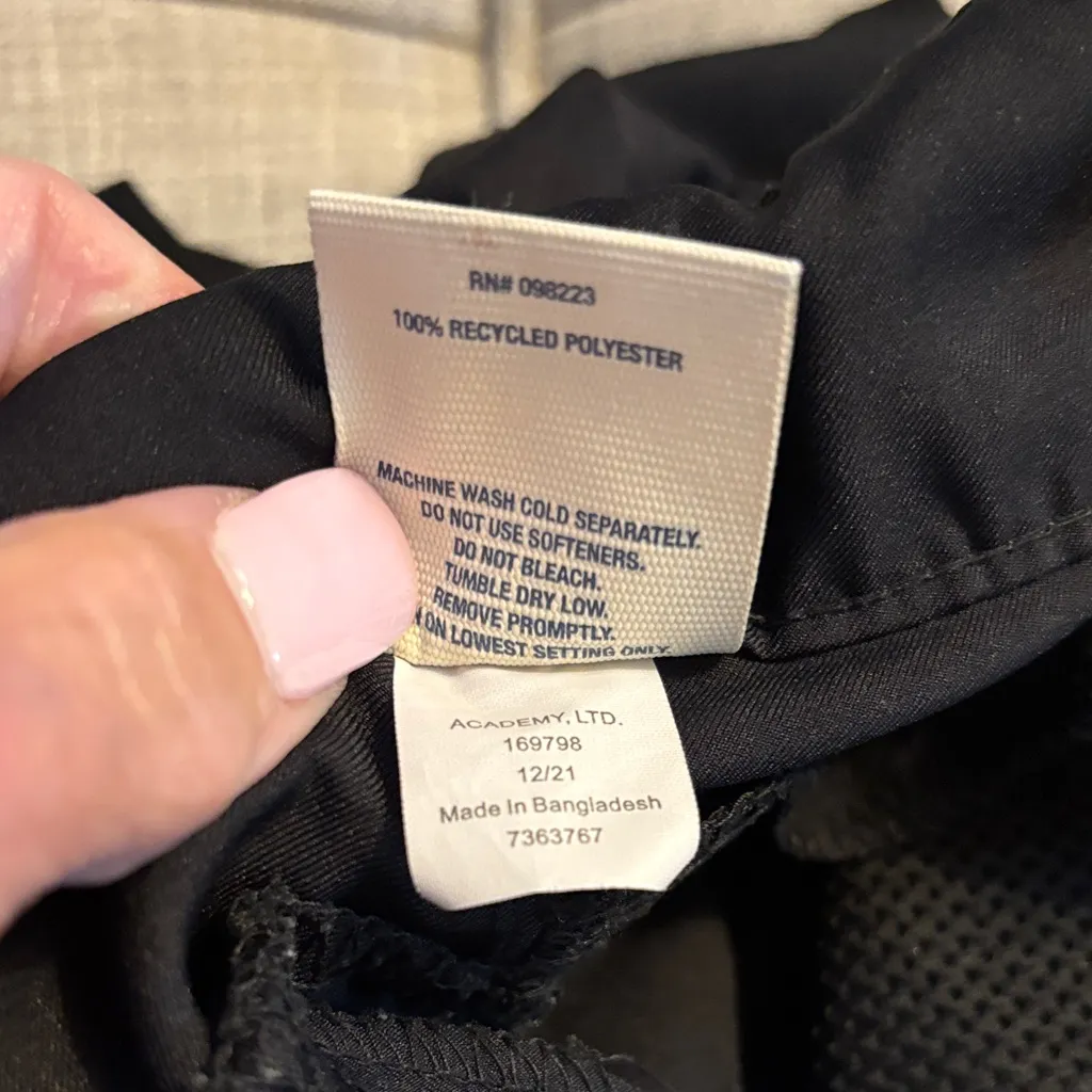 Magellan Outdoors Black Women's Cargo Shorts - Image 5