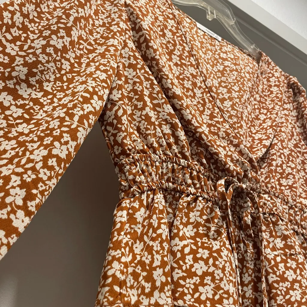LIKE NEW Timing Rust Orange & White Floral Print Long-Sleeve Crop Blouse - S - Image 8