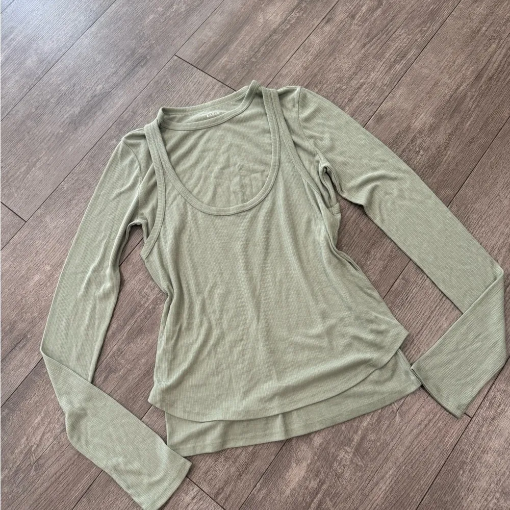 AMERICAN EAGLE simulate over long sleeve top 🤍 - Image 3