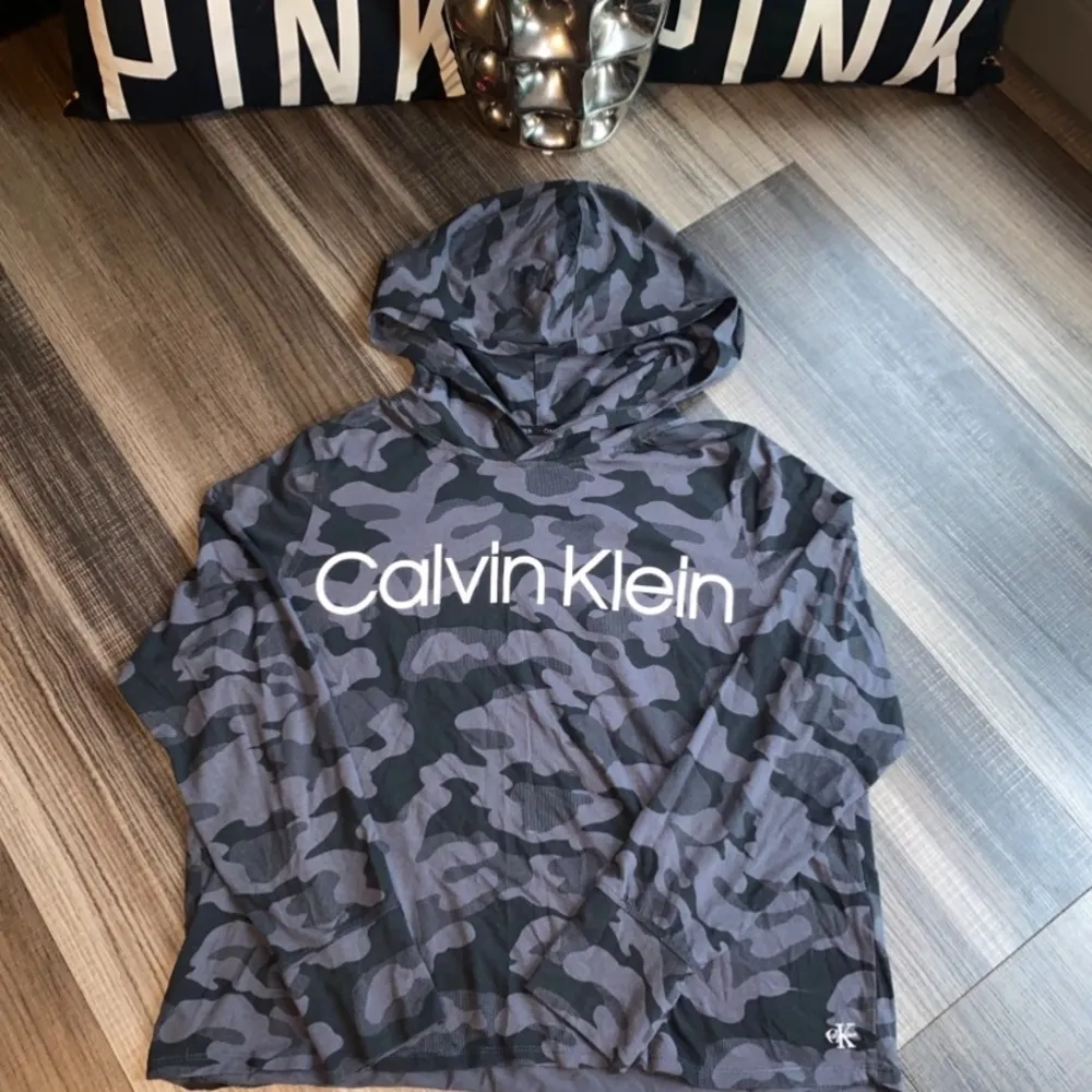 Calvin Klein  Camouflage Hoodie - Image 9