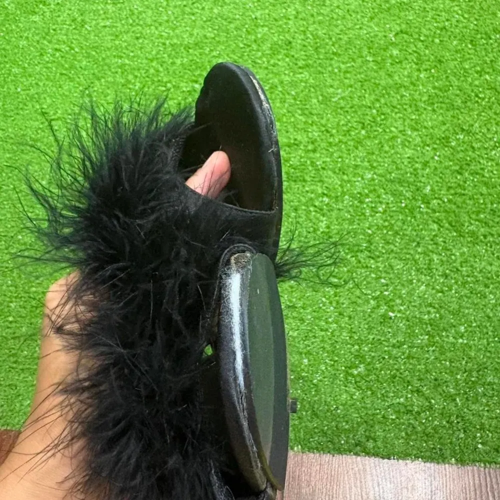 Vintage‎ y2k pleaser women's size 10 black feathered marabou mule glam heels - Image 5