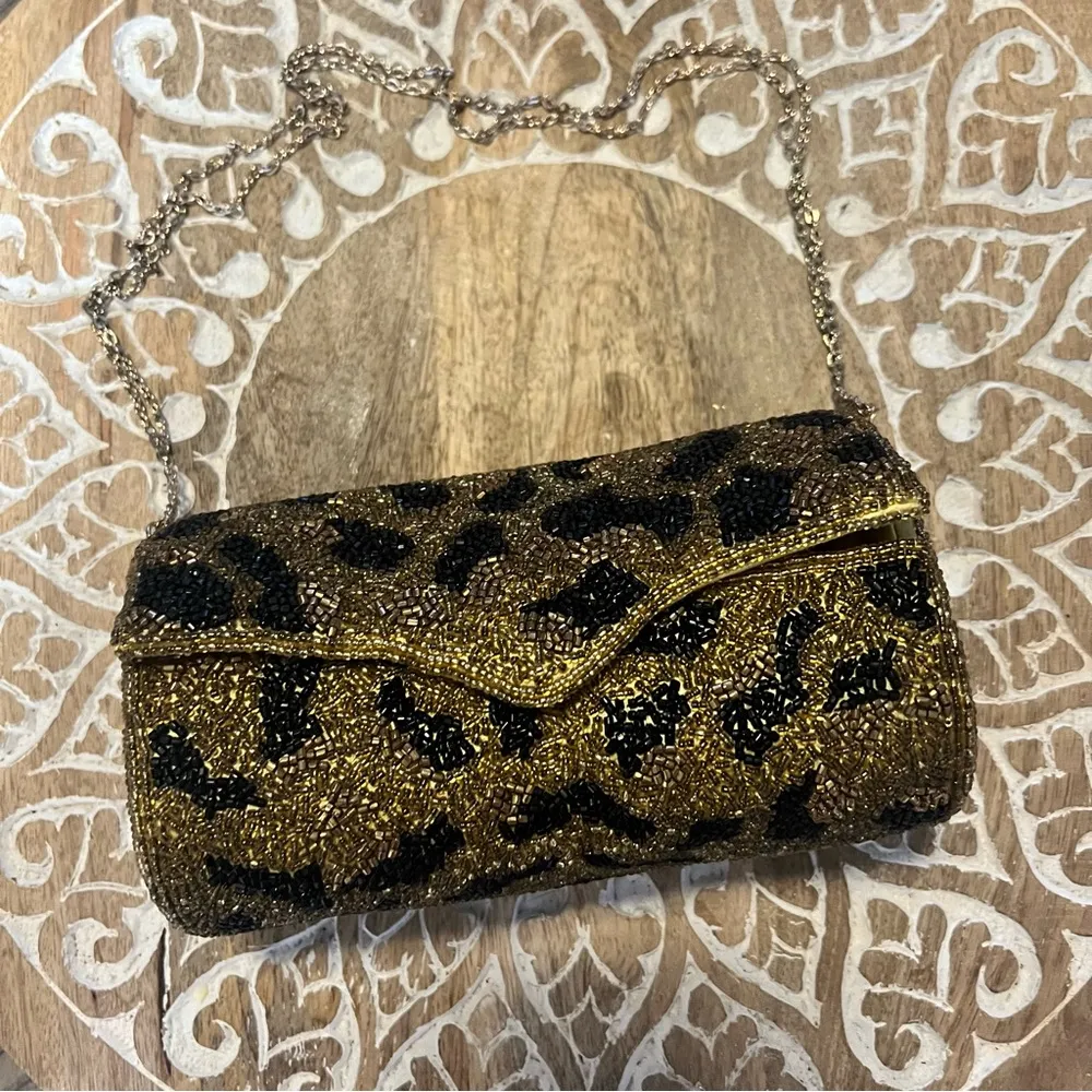 Vintage beaded leopard round bag - Image 6