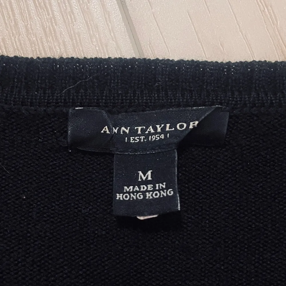 Ann Taylor Black Long Wrinkle Sleeves Sweater Dress Size Medium - Image 3