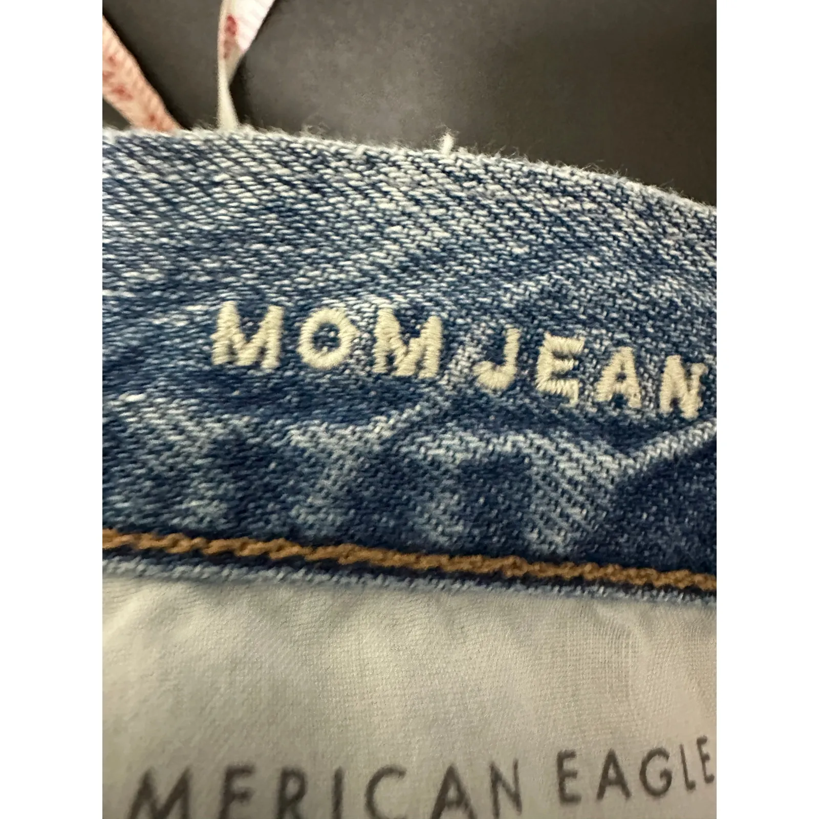 American Eagle Medium Wash Distressed Holey Mom Jeans Women Size 2 100% Cotton - Image 8