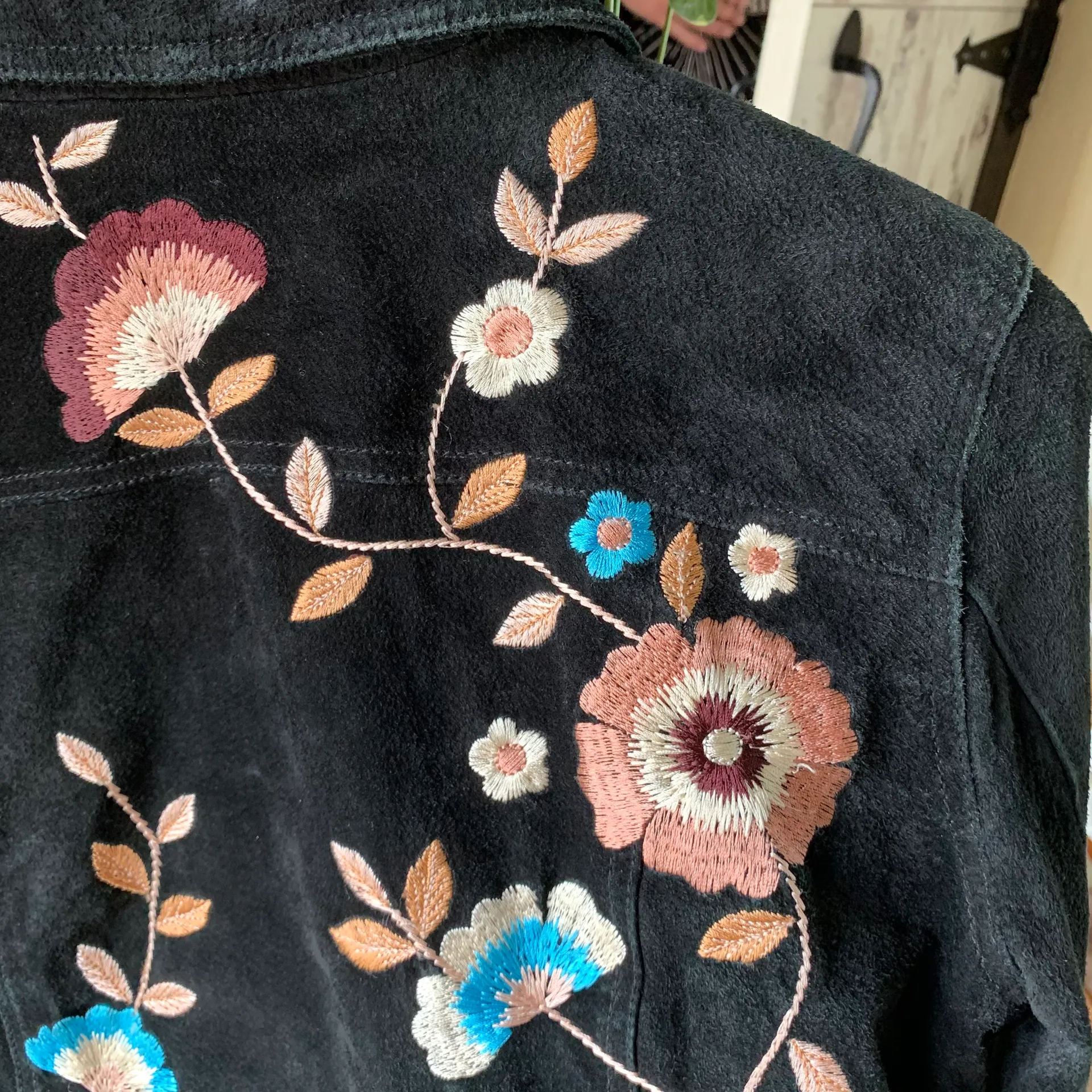Brandon Thomas Suede flower embroidered jacket - Image 8