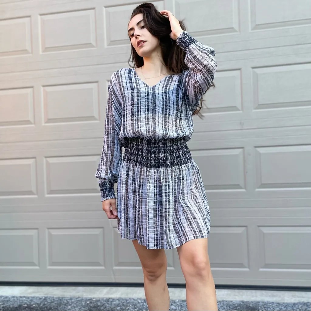 Club Monaco Black and White Striped Semi Sheer Silk Flowy Coverup Mini Dress 12 - Image 4