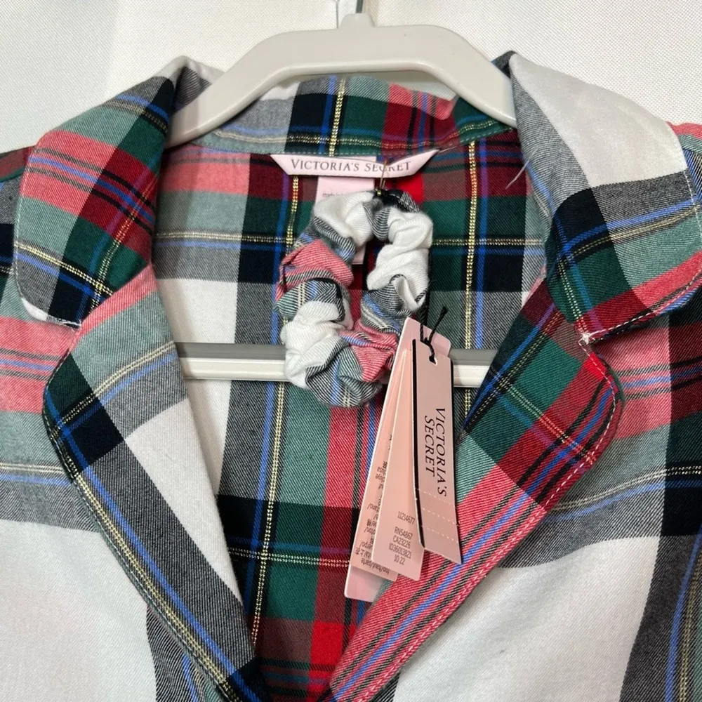 Victoria’s Secret Plaid Pajama Top With Matching Scrunchie XS - Image 8
