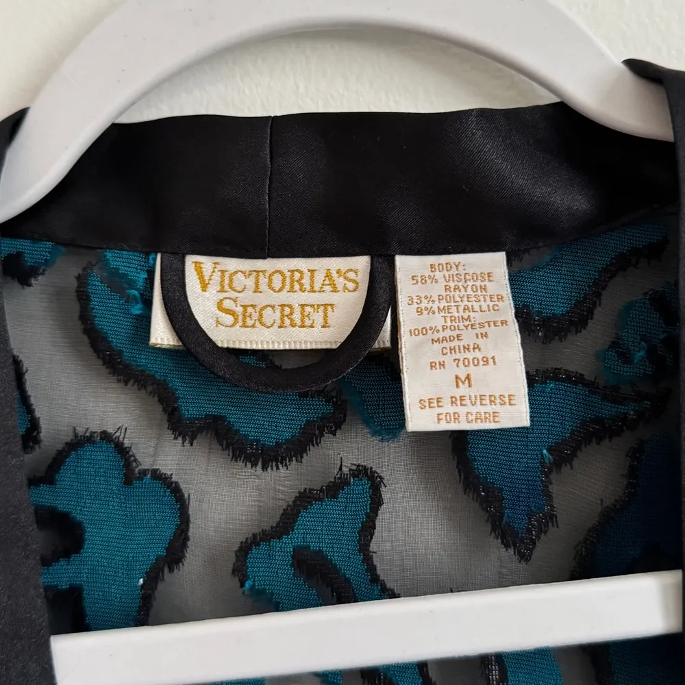 Victoria’s Secret Vintage Velvet Beaded Robe Size Medium Large Whimsigoth Fairy - Image 2