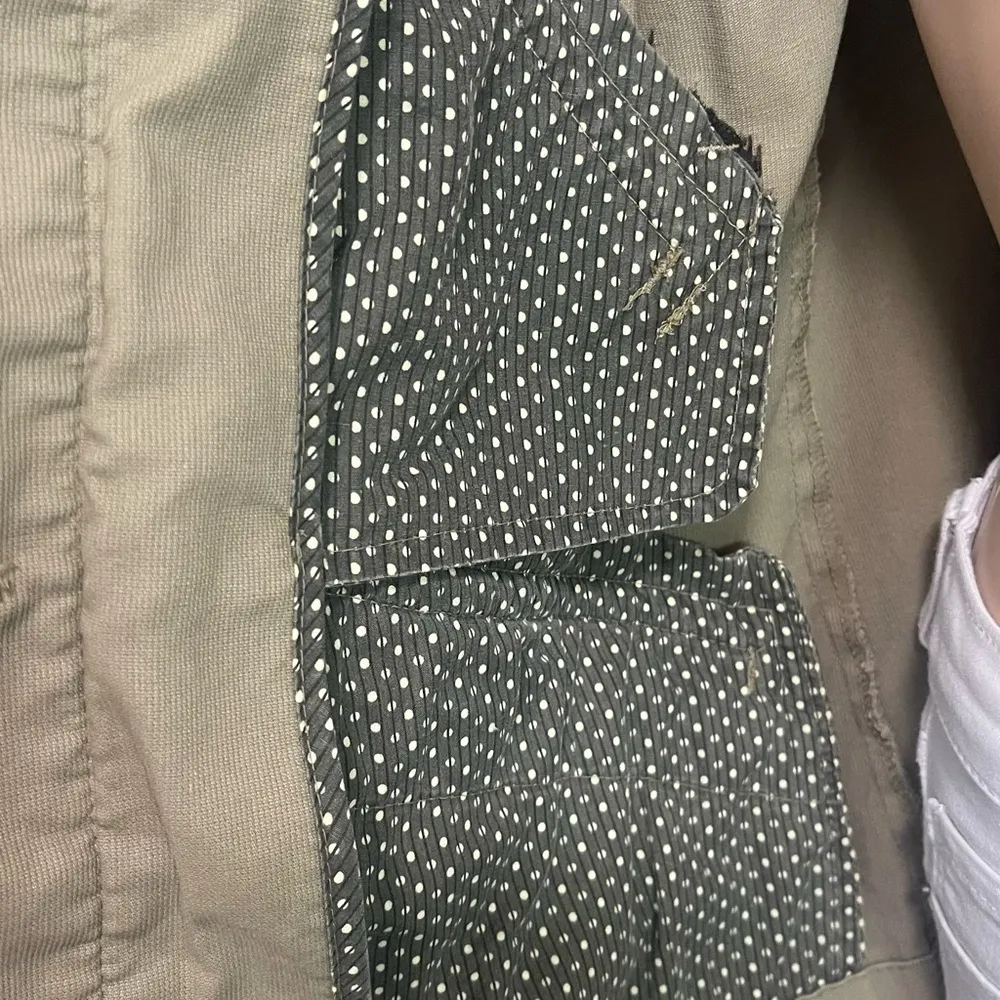 Dalia Collection Olive Green Utility Jacket with Hood and Drawstring Waist - Image 4