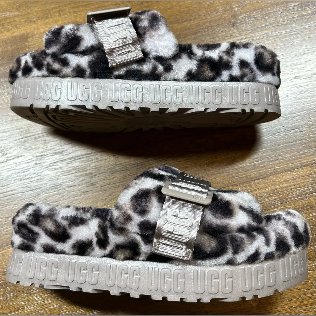 UGG Women’s Size 6 Fluffita Panther Print Slippers Slides Platform Sandals - Image 2