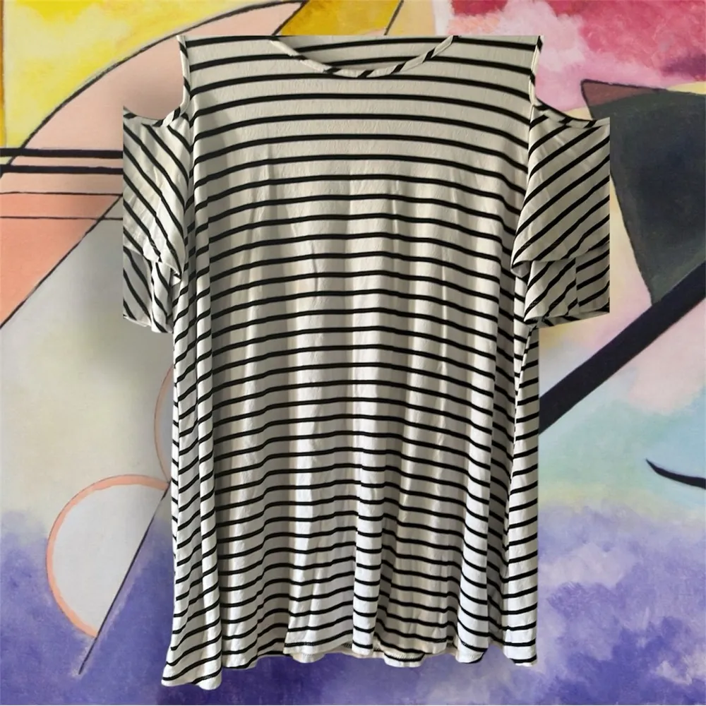 STRIPED COLD SHOULDER DOUBLE OR RUFFLE SLEEVES SWING BOTTOM BLOUSE - Image 10