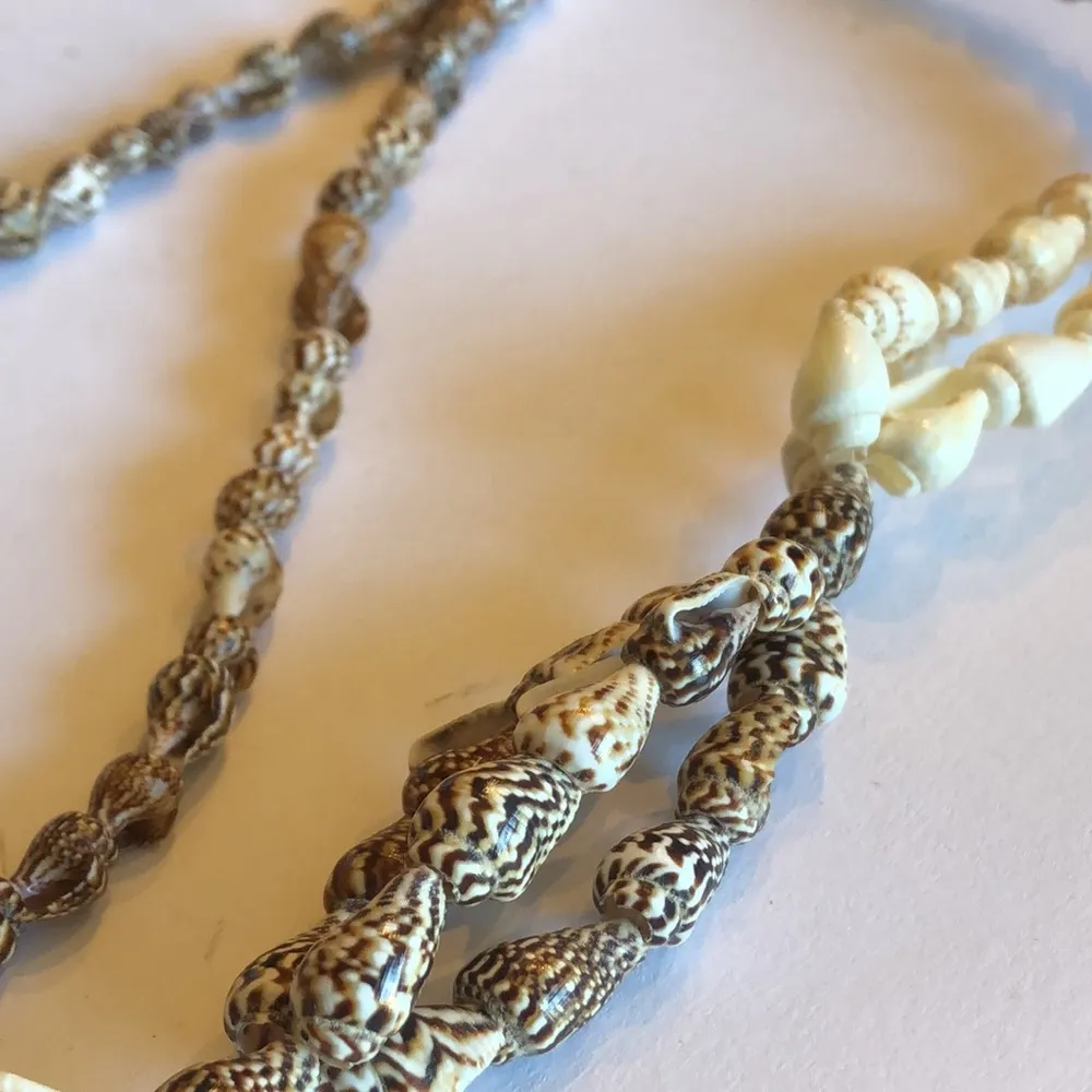 Boho Tan & Off White Beaded Shell Necklace - Image 4