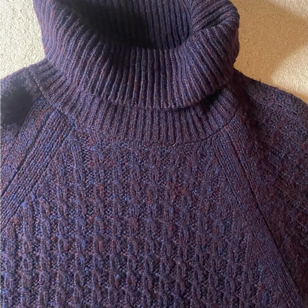 Lou & grey poncho sweater-size medium/large - Image 4