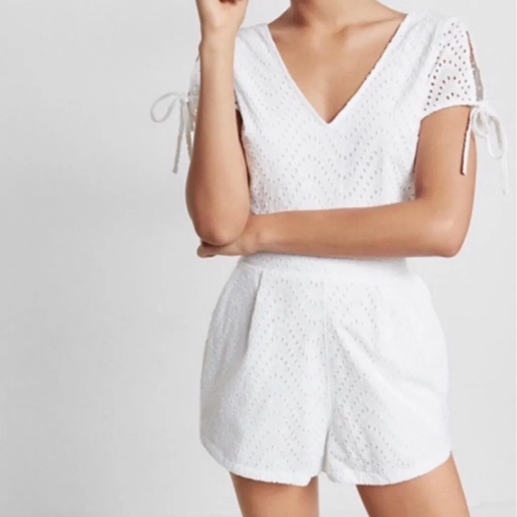 Express White Cotton Eyelet Open Tie Back Slit‎ Sleeves Lined Romper Size 4 - Image 5