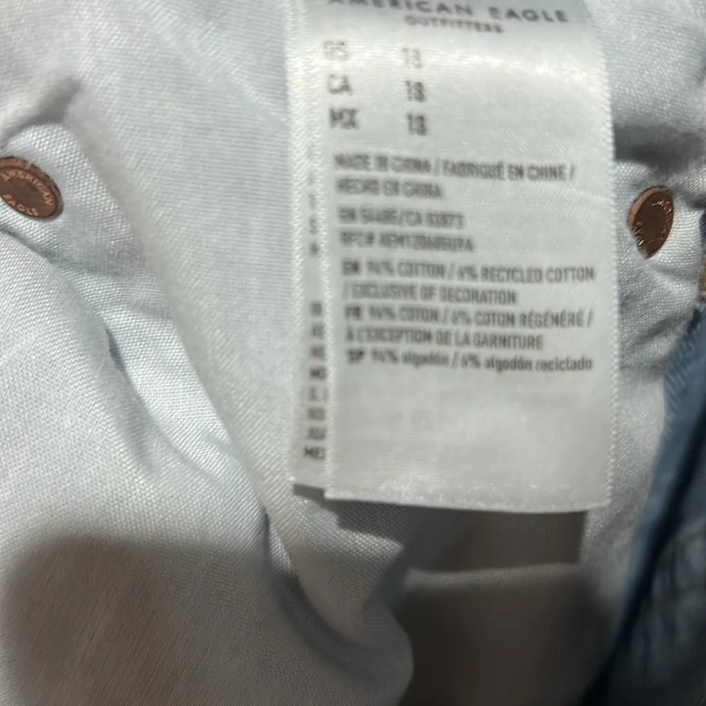 American Eagle Outfitters EUC Ripped Blue Jean Shorts - Image 4