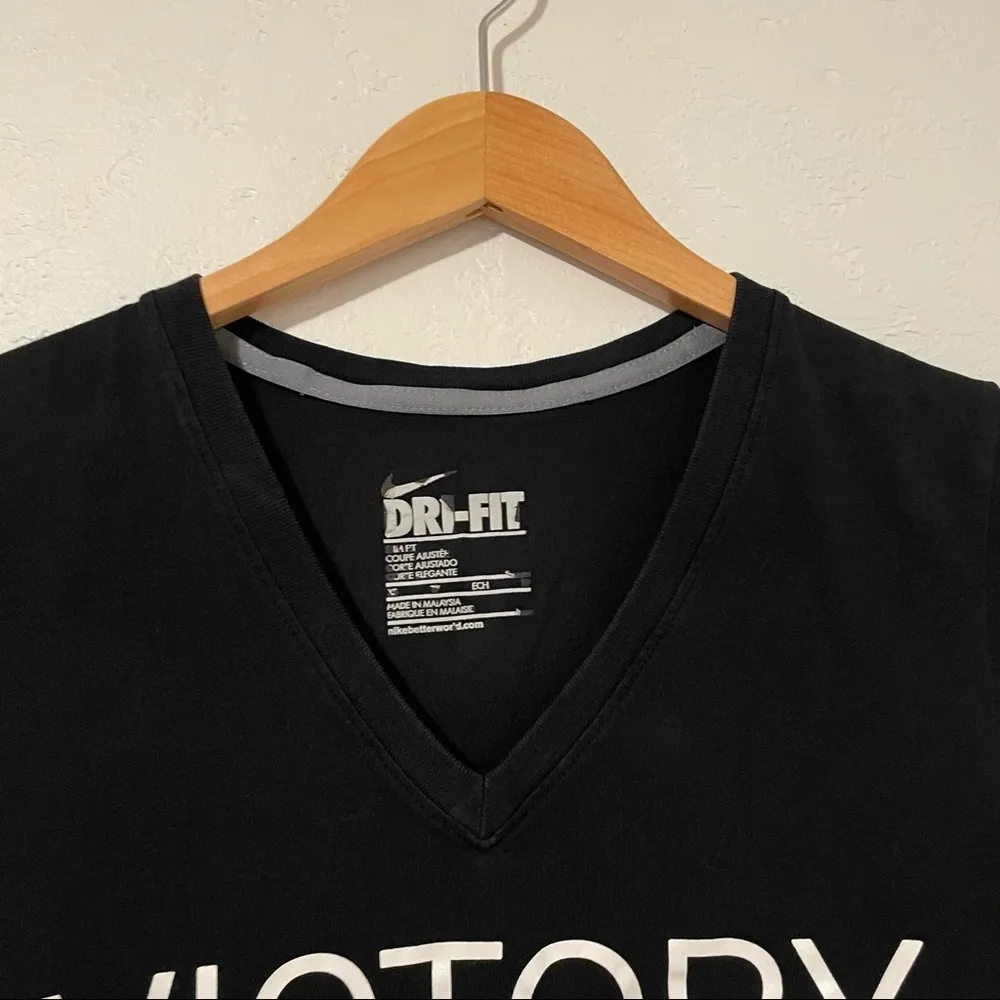 Nike Drifit Women’s Black V-Neck Victory Freak S/S Slim Fit‎ T Shirt Size XS - Image 7