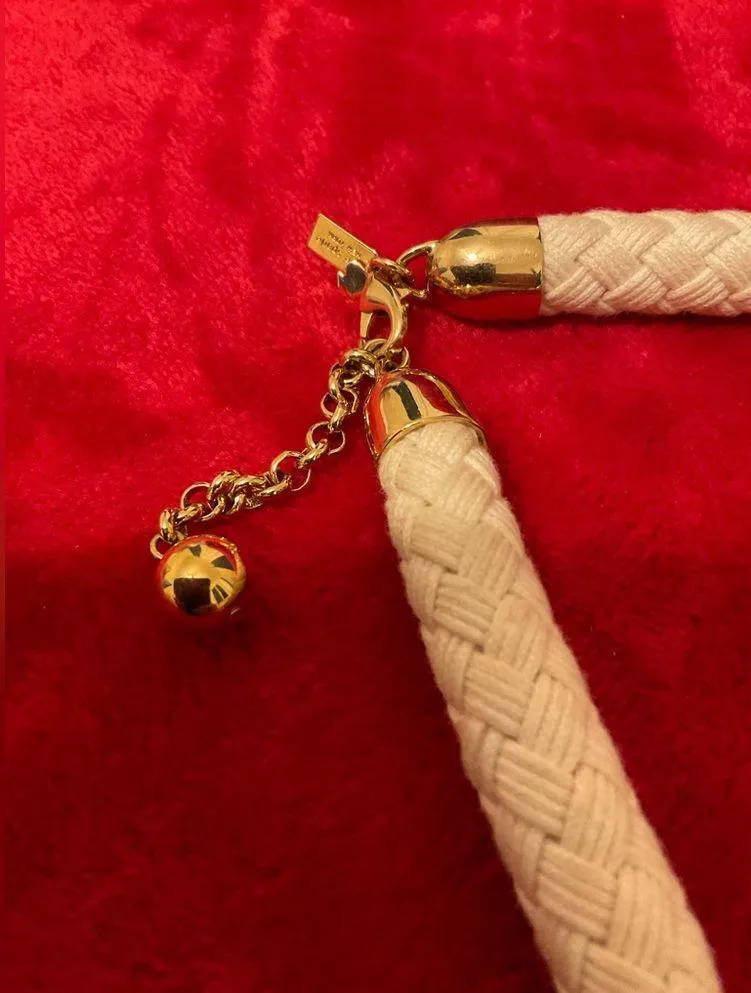 A Very Beautiful Beige Long Kate Spade New York Necklace - Image 5