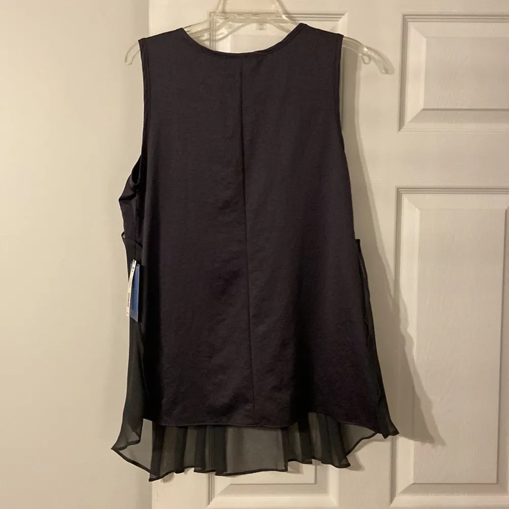 Simple Vera size L shirt brand new with tag - Image 4