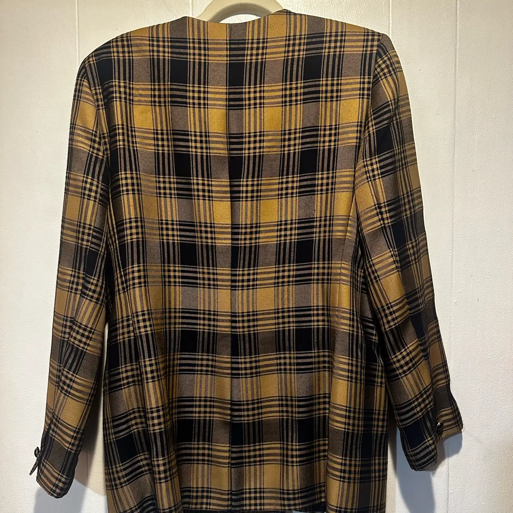 Vintage Navy and tan plaid women’s blazer size 14 double breasted - Image 3