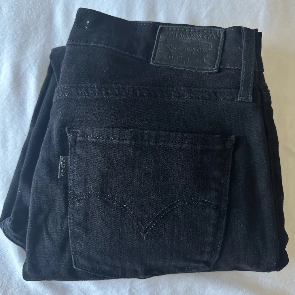 $98 Levi's Women's Premium 724 High Rise Straight Crop Jeans - Size 28 - Black - Image 14