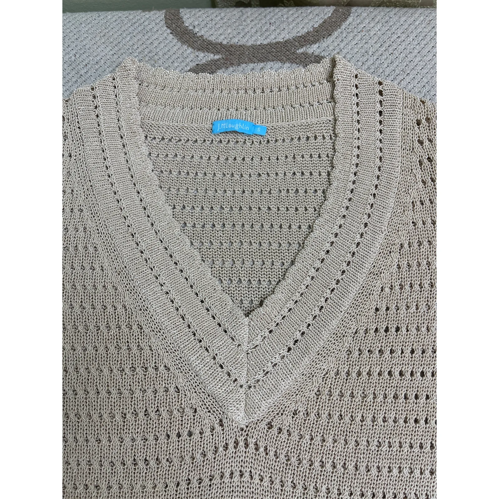 J. McLaughlin v-neckline loose knit 3/4 sleeve sweater, size small - Image 3