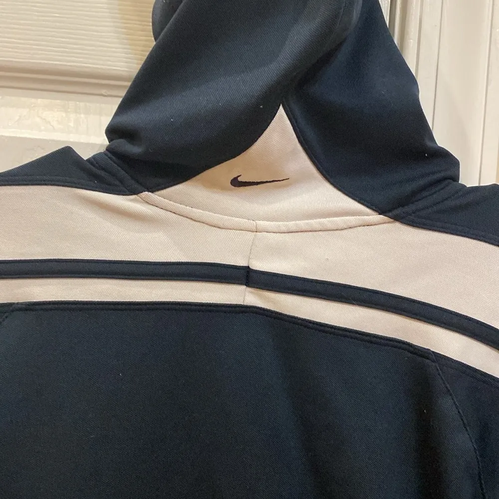 Nike  ladies navy/white hooded full zip running jacket - Image 5