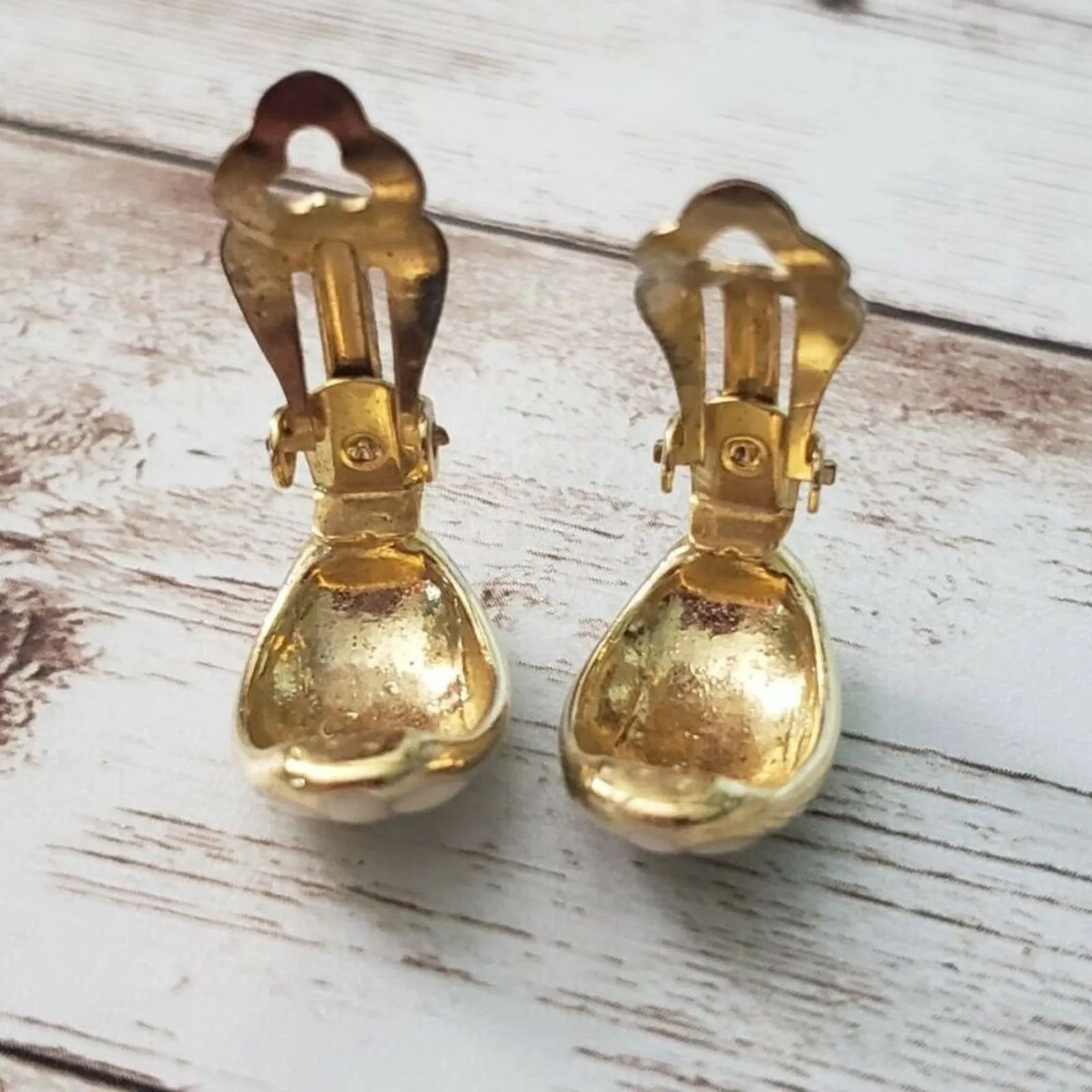 Vintage Clip On Earrings - Image 6