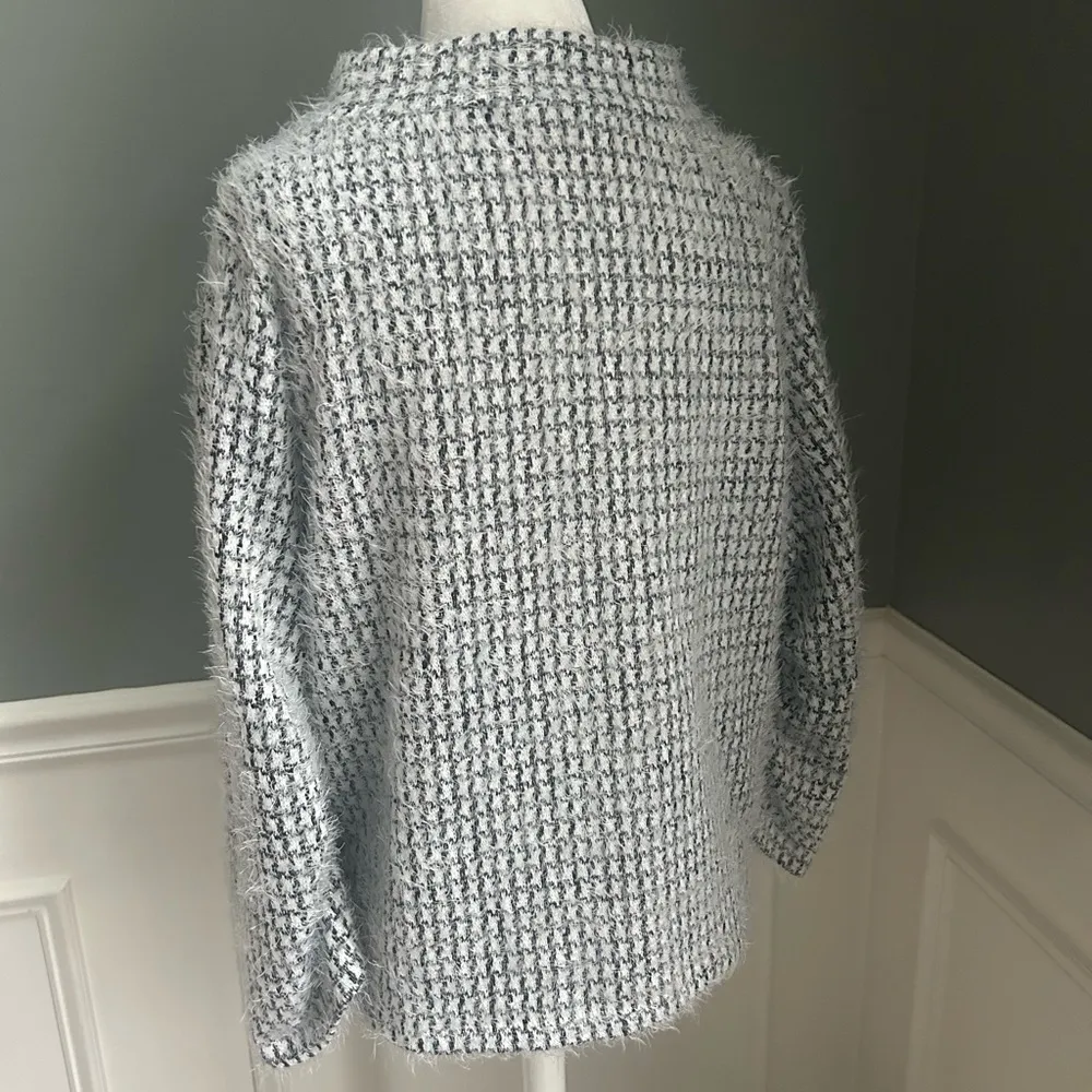 Vince Camuto black/white mock neck fuzzy sweater large - Image 7