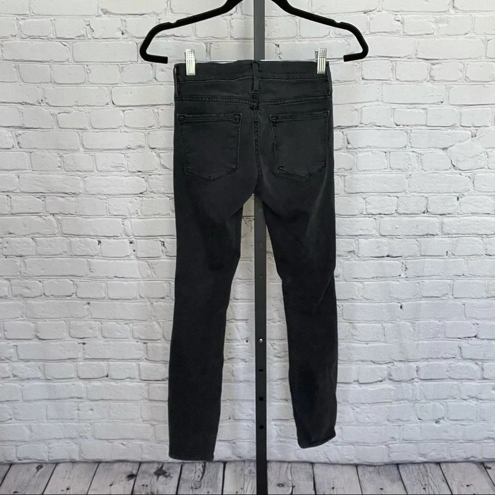 FRAME Le Skinny de Jeanne Ripped Jeans  Film Noir - Image 5