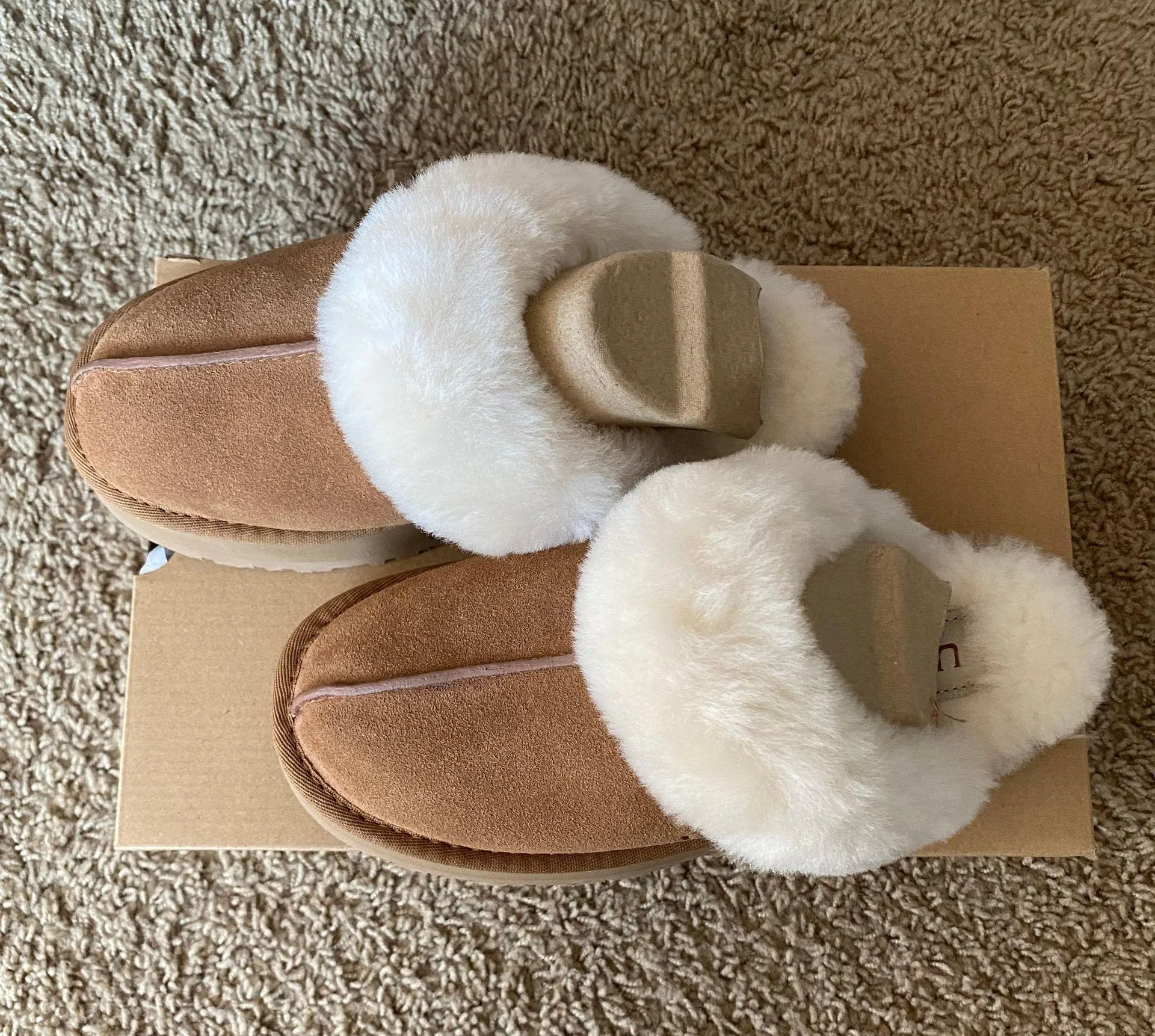UGG S slippers - Image 2