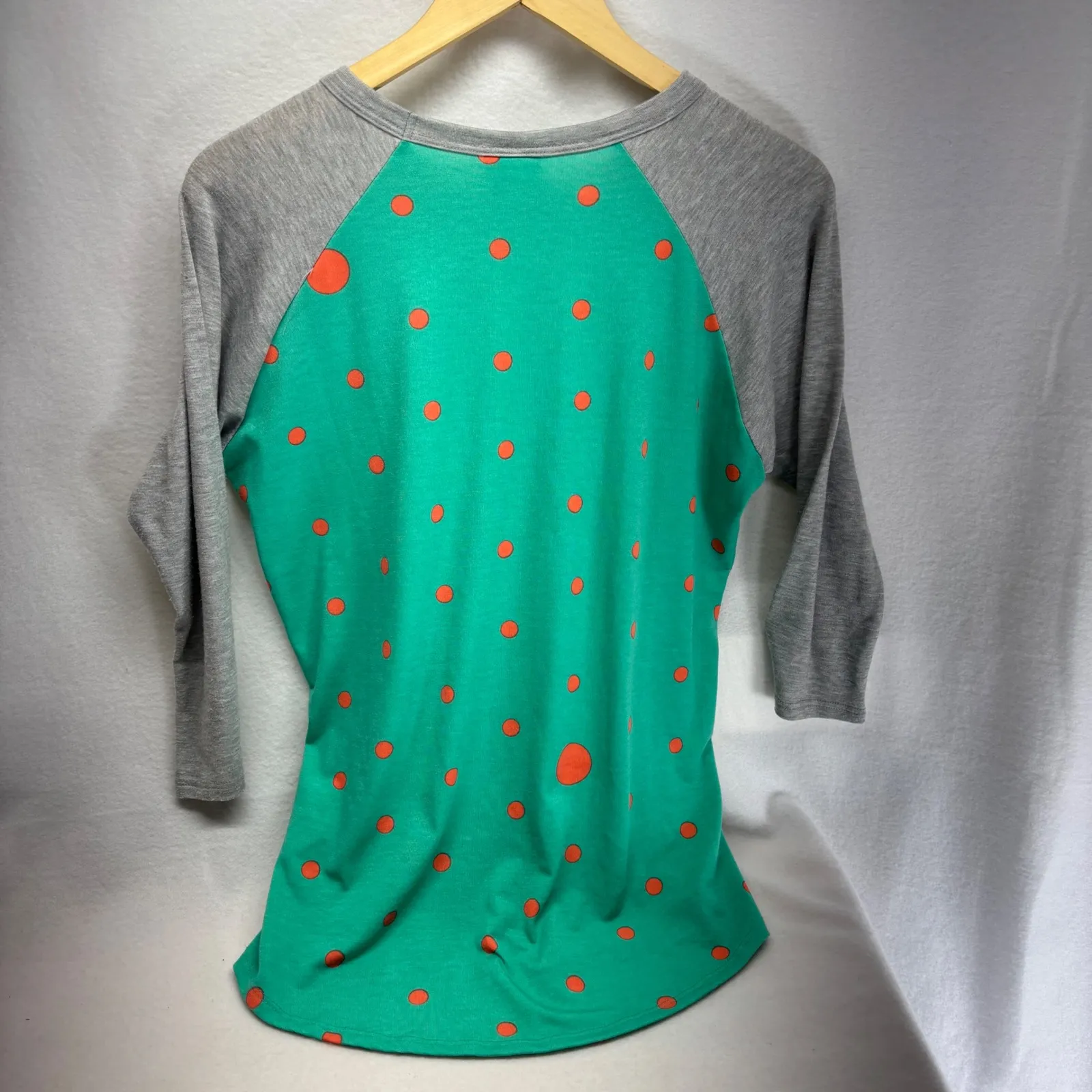 LuLaRoe‎ Turquoise Orange Polka Dot Raglan Sleeve Baseball Tee Shirt Women's S - Image 5