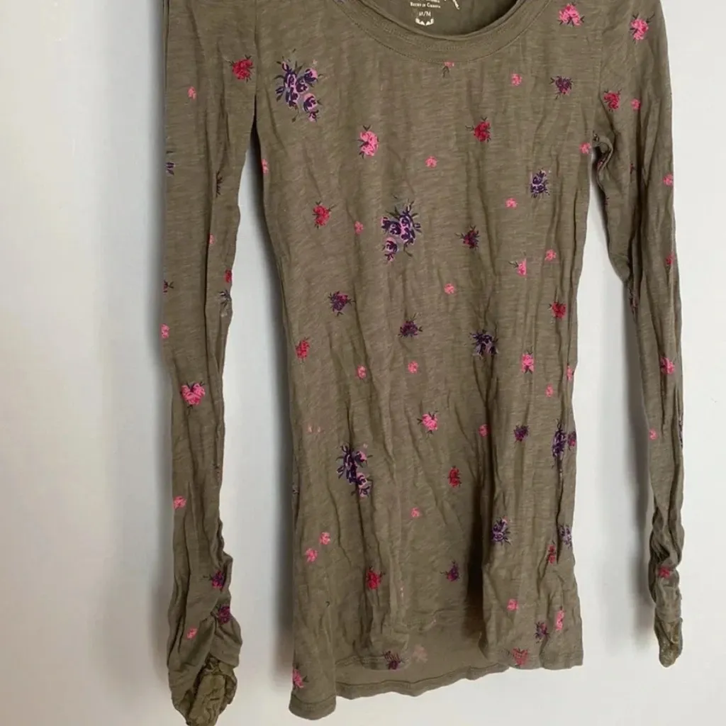 Decree Juniors Olive Green and Floral Long Sleeve Top Size Medium Juniors - Image 4