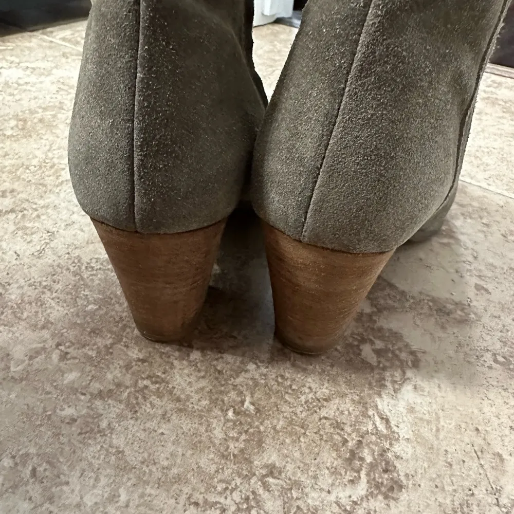 Madewell Sz 8 olive booties - Image 2