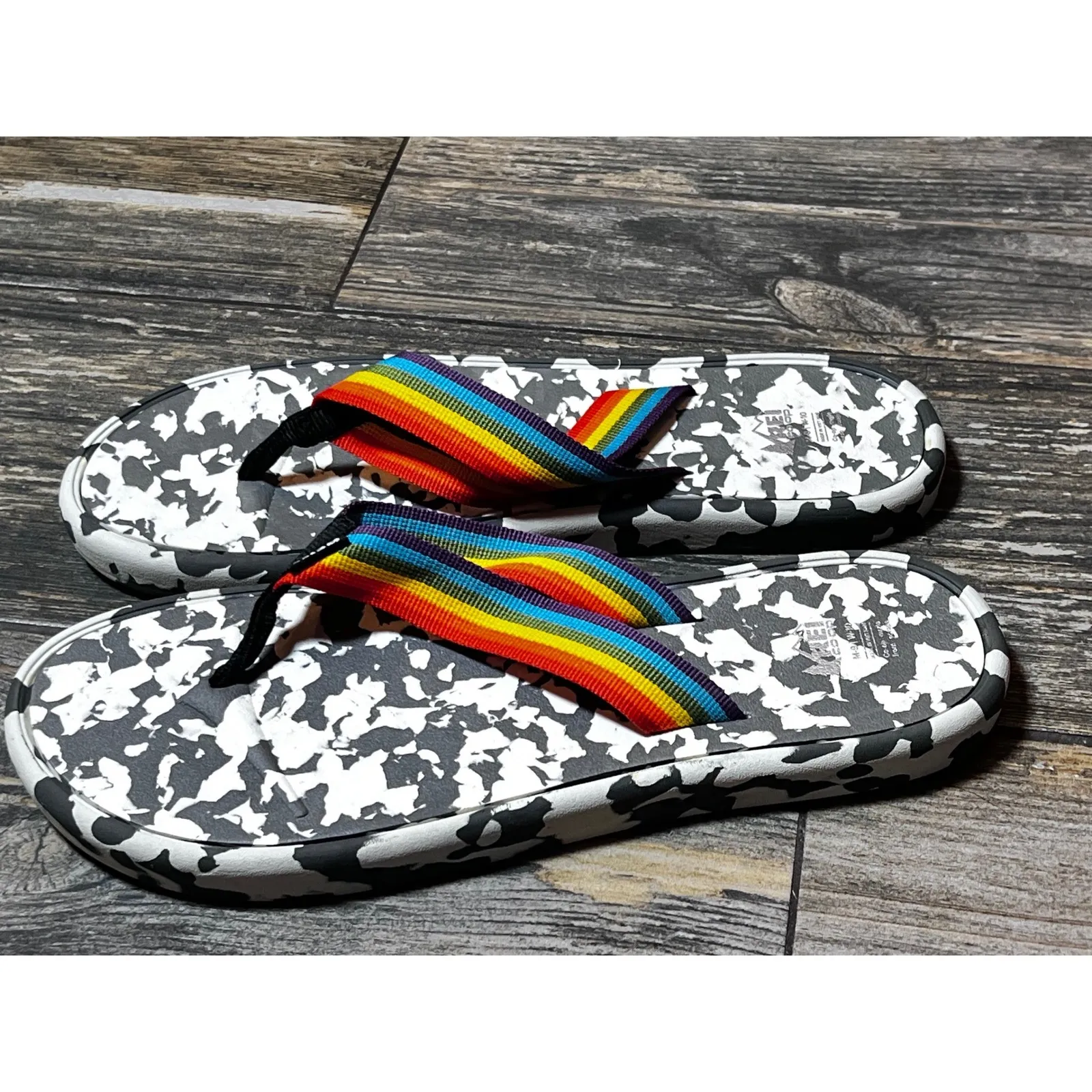 REI Coop Rainbow Pride Stripe Camo Flip Flop Sandals M9 W10 Unisex Thong EUC Black Size 10 - Image 3
