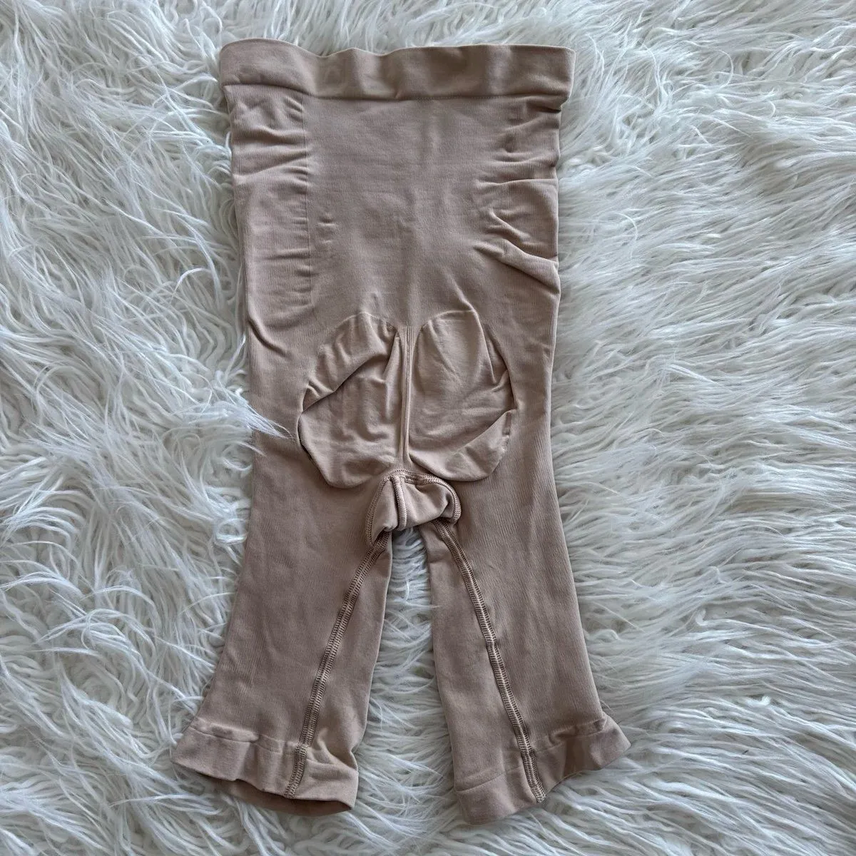 Skims Seamless Sculpt High Waisted Above The Knee Short Clay Size Small - Image 6