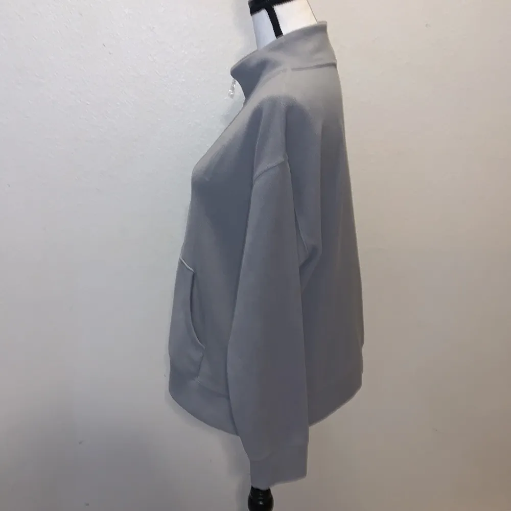 Old Navy  grey half zip fleece pullover sweatshirt - Image 4