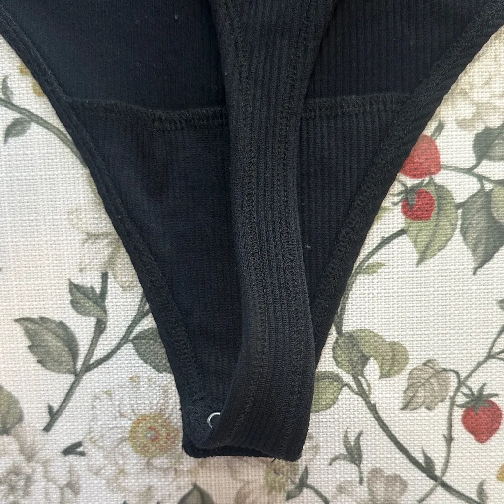 Abercrombie & Fitch Classic Black thong Bodysuit tank ribbed soft A&F collection - Image 7