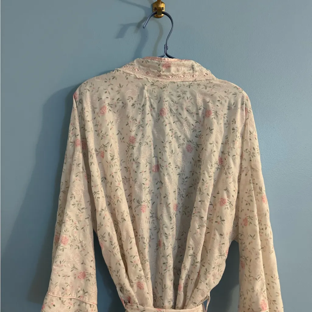 Gorgeous vintage shabby chic lightweight robe size S/M Size M - Image 6