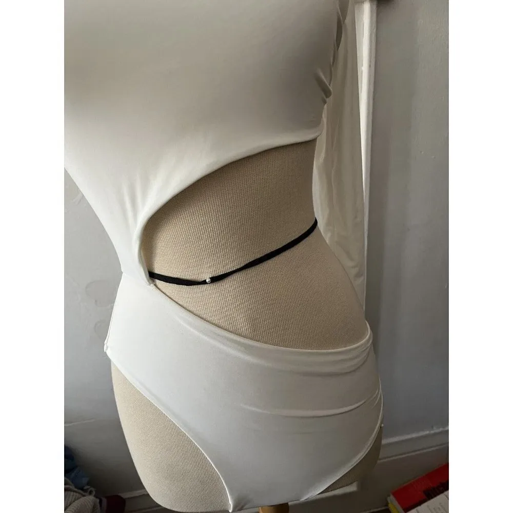 nastygal white satin part time lover bare Shoulder Long Sleeve bodysuit Size 8 - Image 3