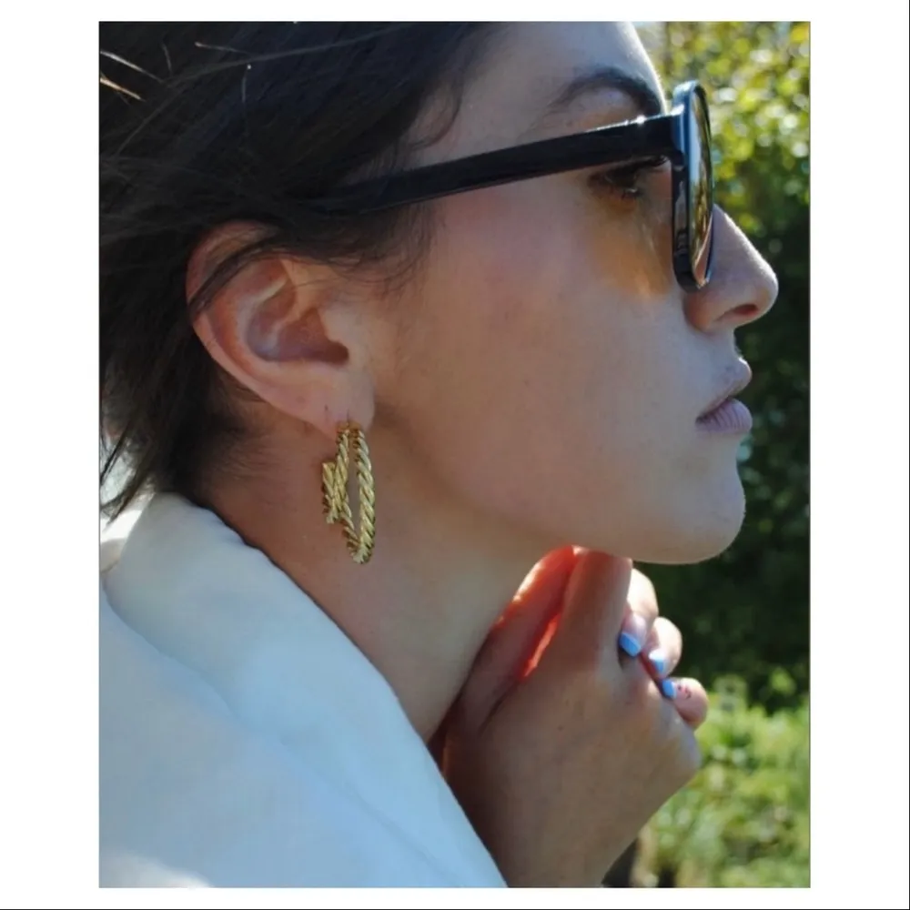 NWT Rendor Gold Victoria Double Hoop Earrings by - Image 10