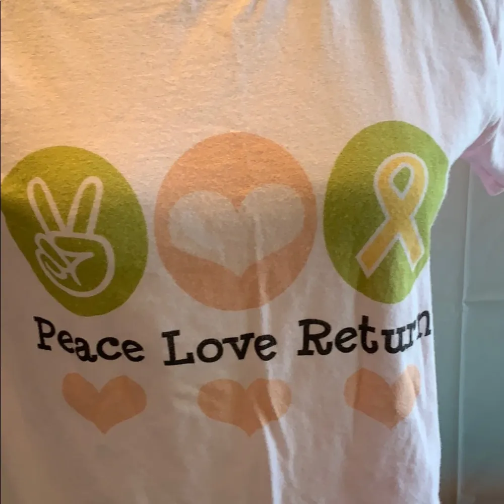 Hanes NWOT Peace Love Return military tee - Image 2