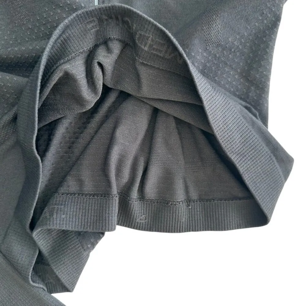 Lululemon Swiftly Tech 1/2 Zip 2.0 *Cool Size 4 Black Graphite Grey Crop Top - Image 4