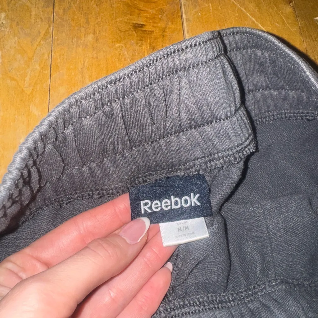 Reebok Women's High Waisted Gray Shorts Medium - Image 4