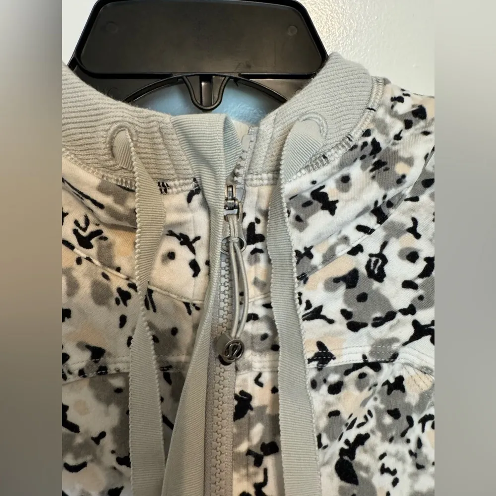 lululemon athletica Asana Zip Up Jacket Size 6 - Image 4