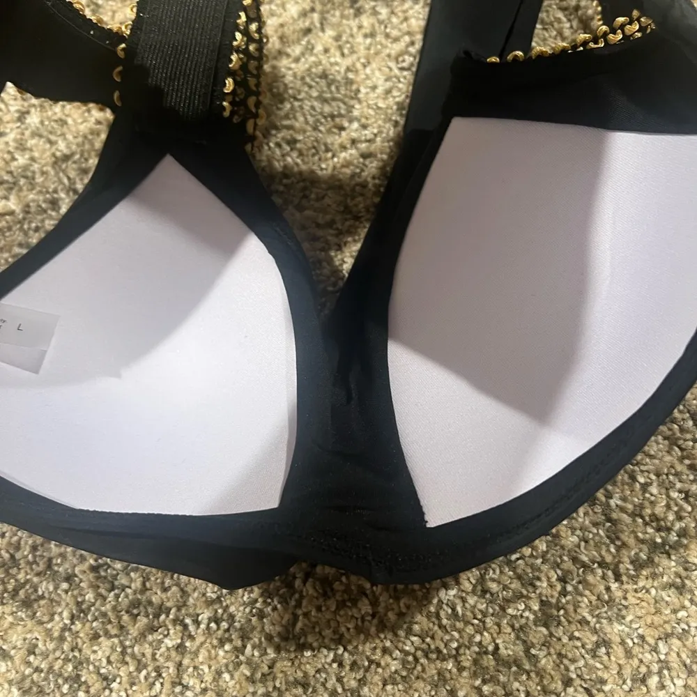 Shein black and gold contrast 2 piece size large - Image 5